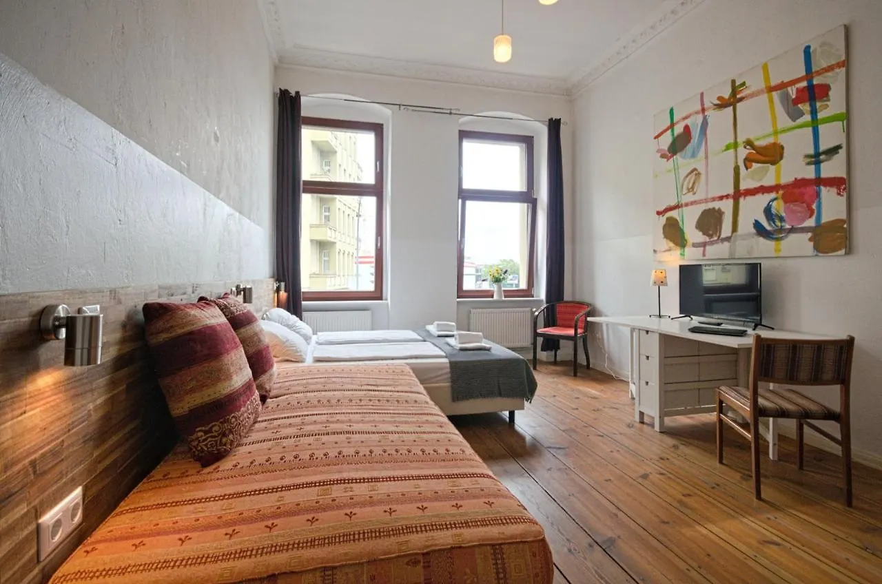 2 Bedroom Apartment Berlín 0*,  Alemania